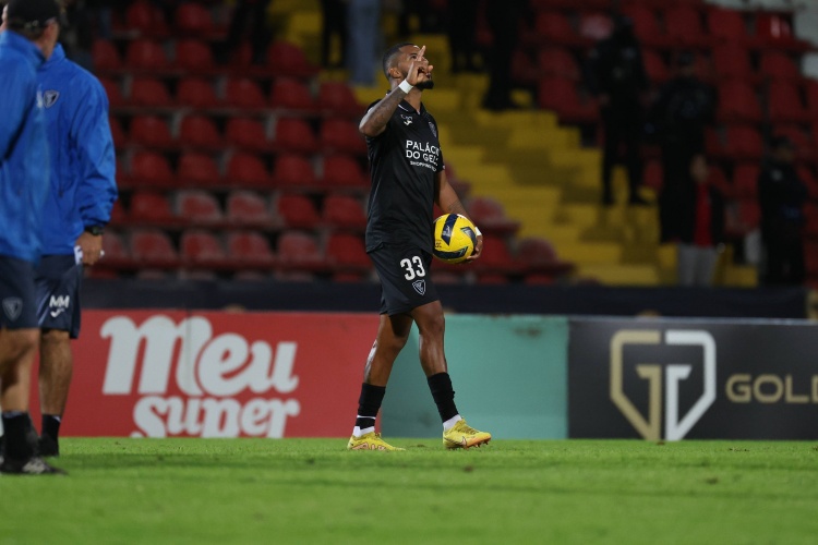 开云下载网址-博主：三镇有意前葡甲金靴克洛维斯，本赛季出战20场贡献15球3助